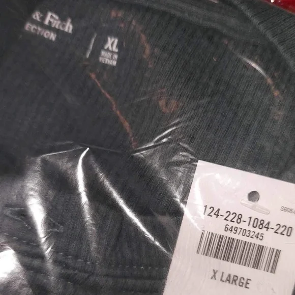 Abercrombie and Fitch Ribbed Thermal Henley size XL NWT - Picture 11 of 11